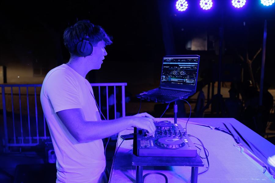DJ Abad — Controladora Pioneer DJ en directo